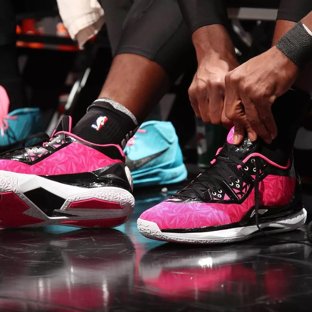 骚韦,骚韦最新投篮视频