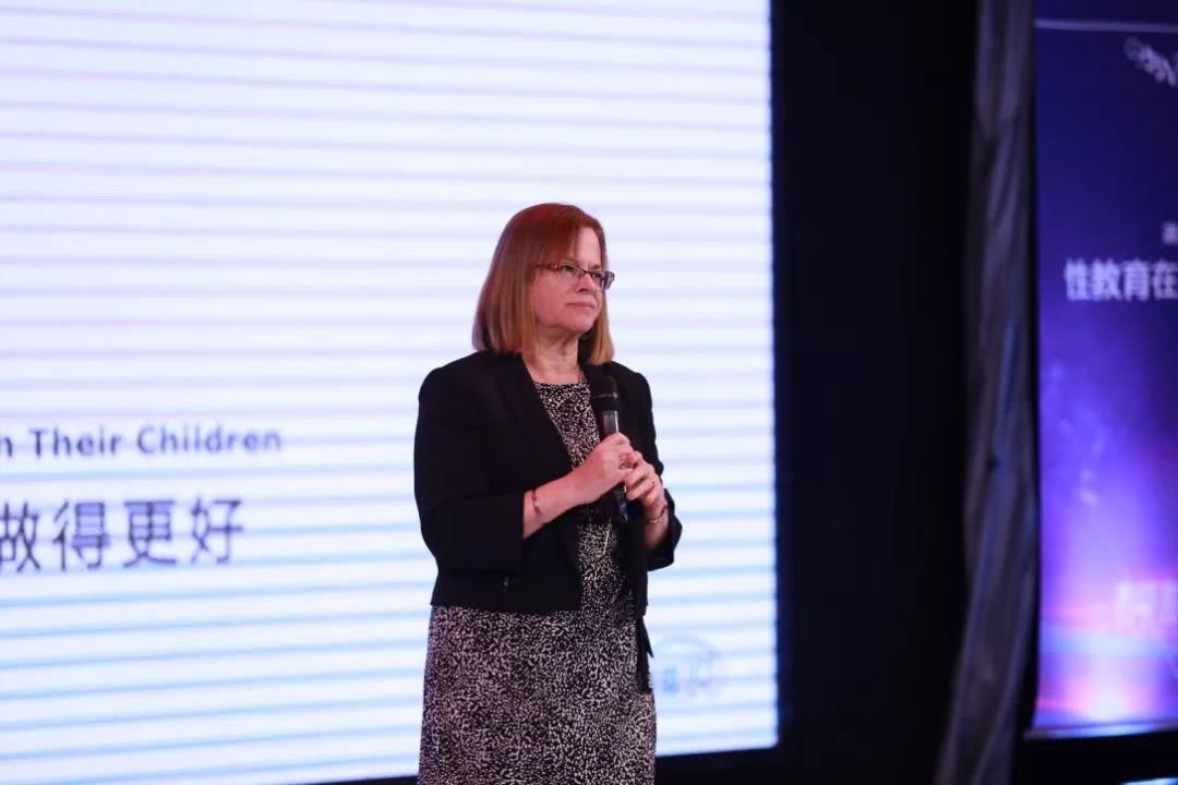 该如何给学生上性教育课,小学阶段怎么给孩子讲性教育