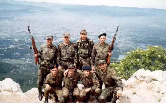 上半身像150斤下半身像120斤倒三角,上半身像150斤下半身像120斤