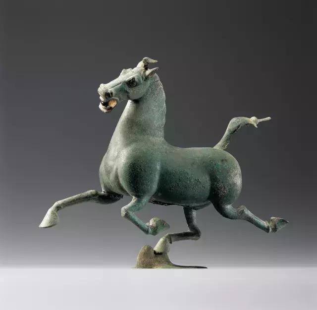 参观上海之巅,怎样了解上海的各种展览