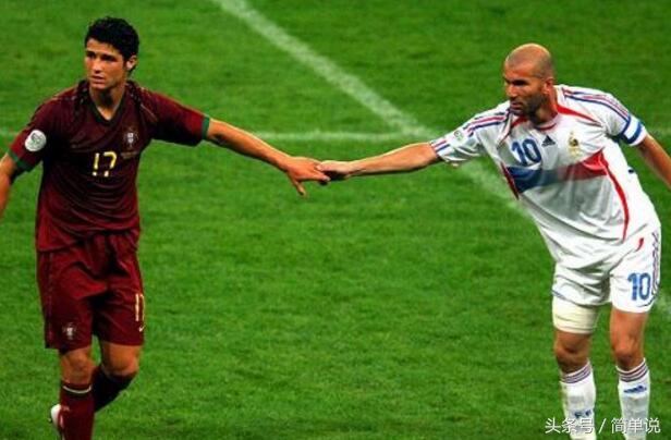 布冯安慰被红牌罚下的齐达内,齐达内2张红牌纪录