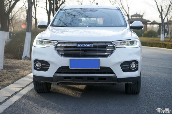 哈弗h6蓝标1.5t测评,第三代哈弗h61.5t2.0t选哪个好