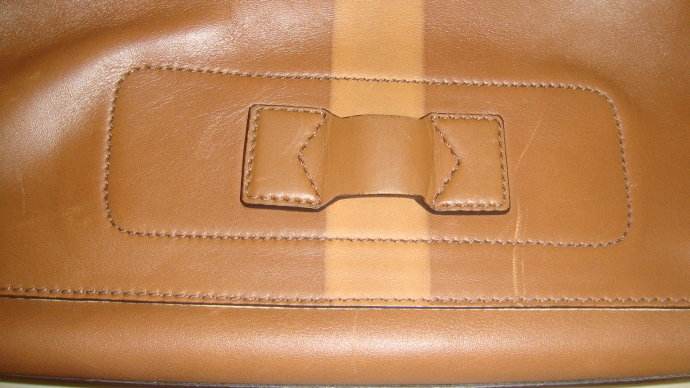 真皮包有折痕怎么处理,真皮包上有硬痕怎么办