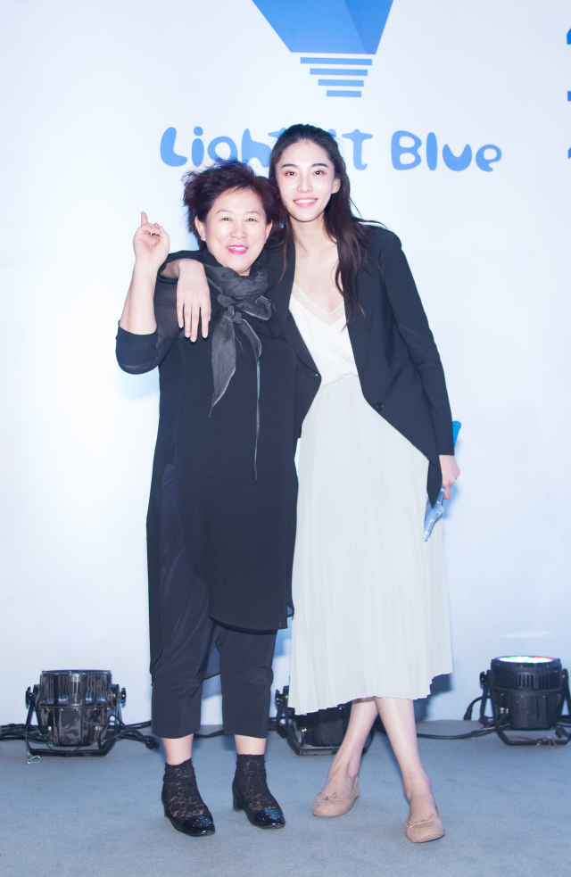 点亮蓝灯，PF79牵手自闭症患者拥抱未来