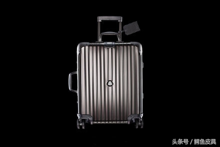 旅行箱是聚碳酸酯好还是pc材质好,聚碳酸酯行李箱结实吗