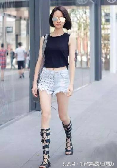 肩宽的人怎么选择合适肩宽的衣服,肩宽怎么变窄适合穿什么样的衣服