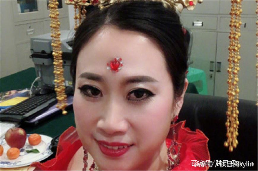 芙蓉姐姐拍照片,芙蓉姐姐眼神