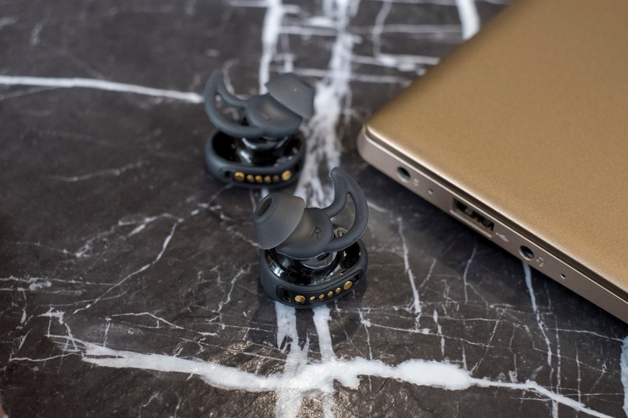 Bose与JBL无线运动耳塞,那个更有运动范?