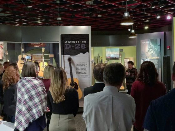 美产马丁d28吉他价格,马丁纪念款彩绘吉他