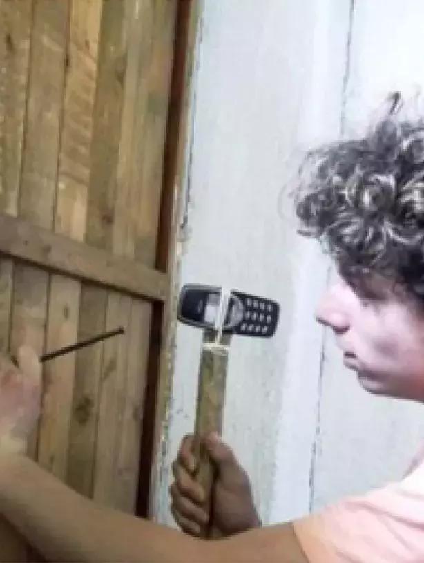 能让你回头的铃声不是iphone，而是最为经典的......