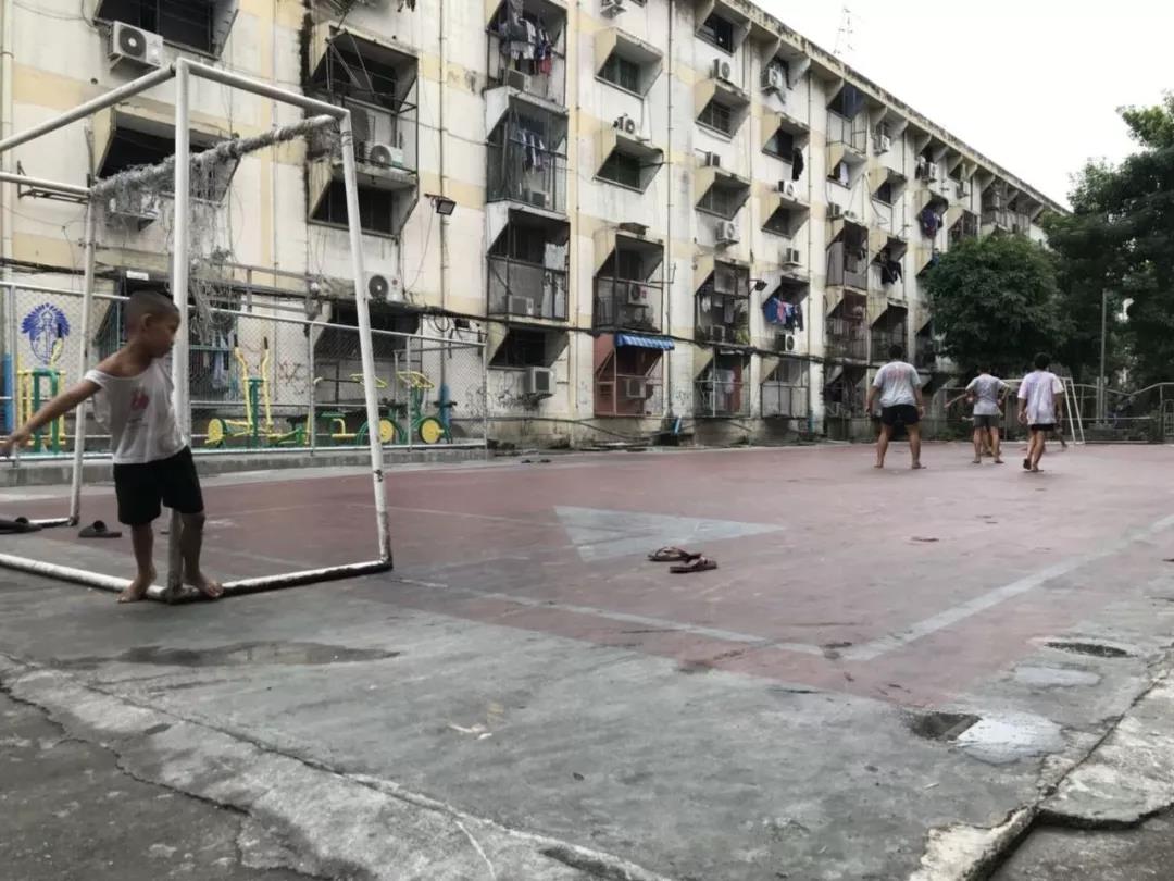 盘点:炼尸房边、大海之滨和群山环绕的泰国十大神奇球场