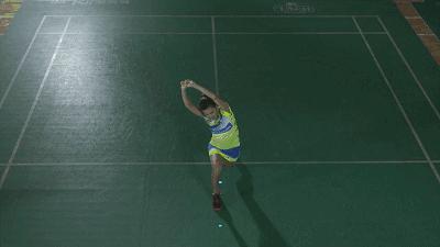 天气变热,打羽毛球前,热身运动不可少,千万不能忽略,附加方法