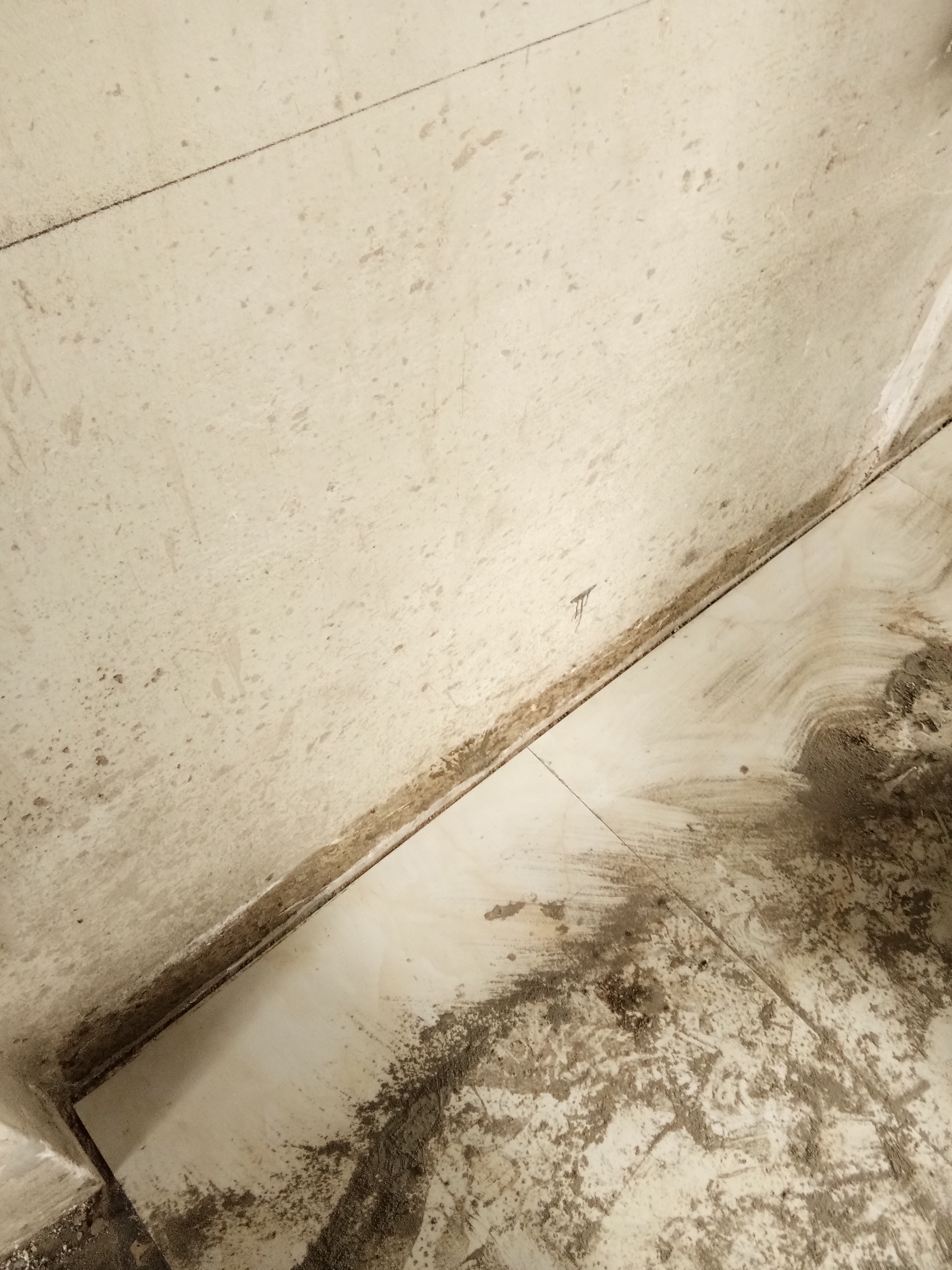 瓦工师傅说这样打灰不空鼓不翘砖,瓦工贴踢脚线要注意什么