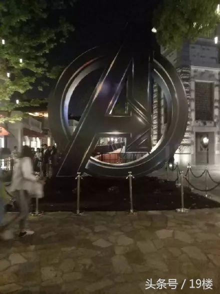 上海迪士尼爆满人挤人,上海迪士尼乐园实时排队人数