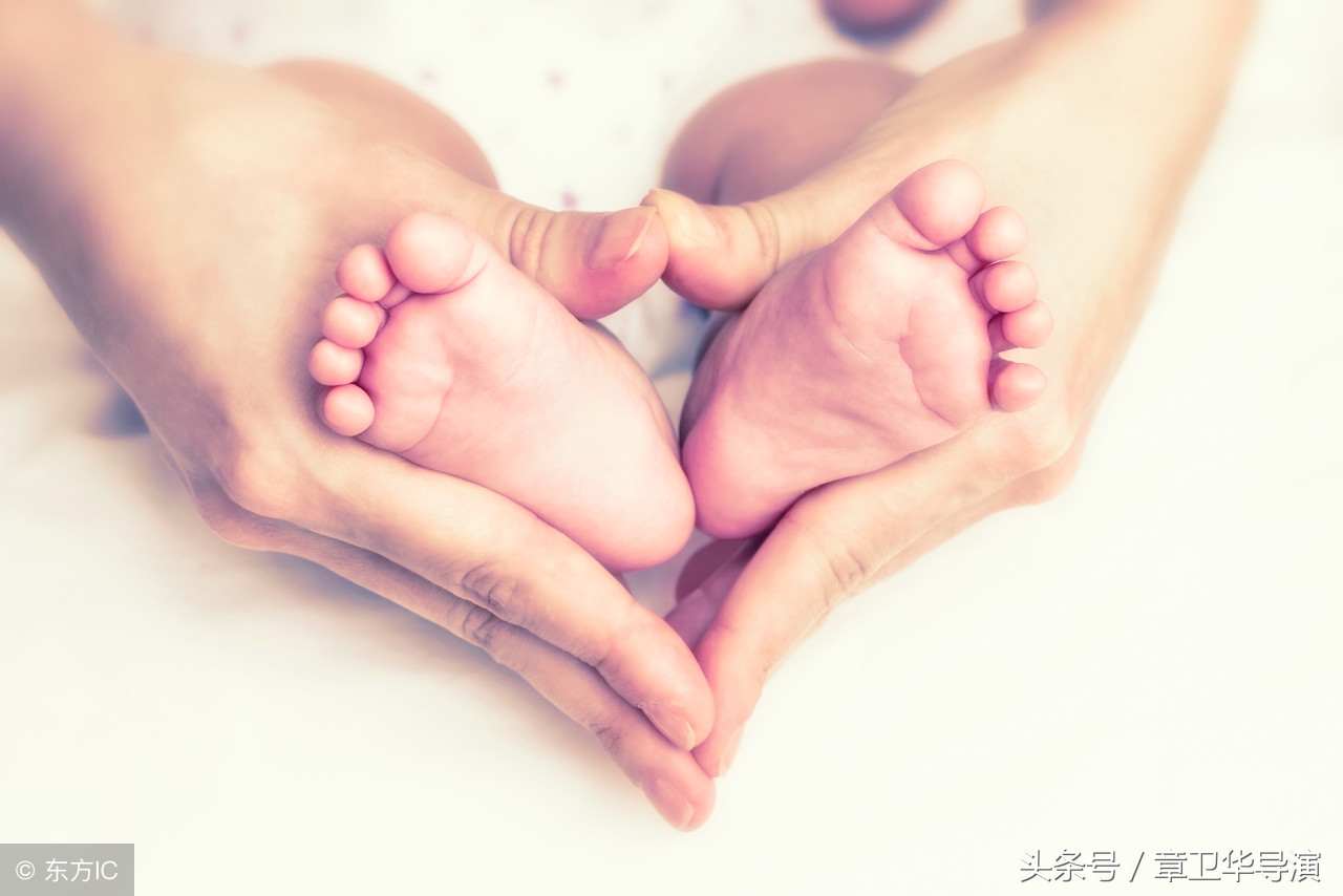 宝宝出生为什么要印脚印,婴儿印脚印是印哪一只