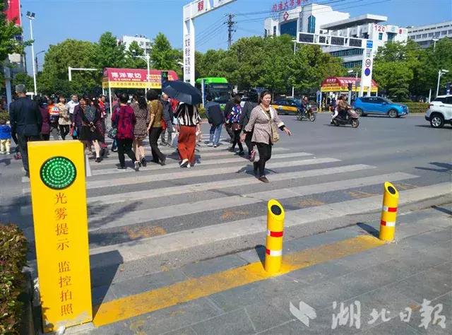 闯红灯被处罚的几率大吗,闯红灯被怼谁的责任