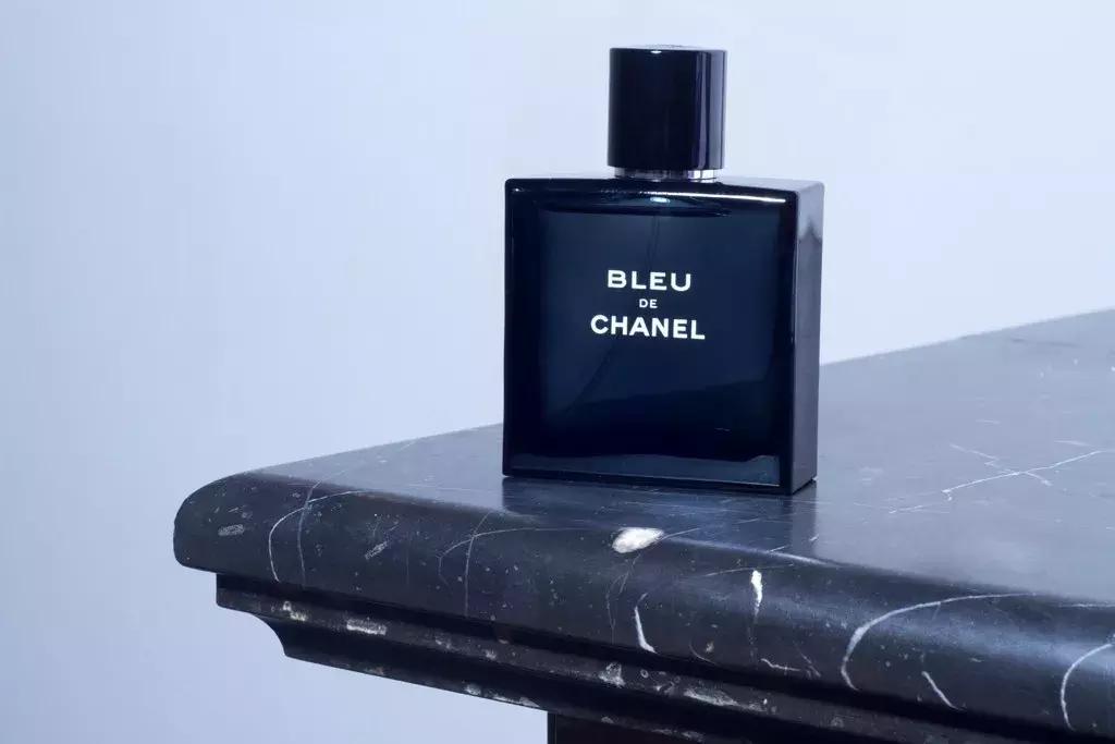 喷了香水别人都说很好闻的香水,喷了就被夸好闻的香水