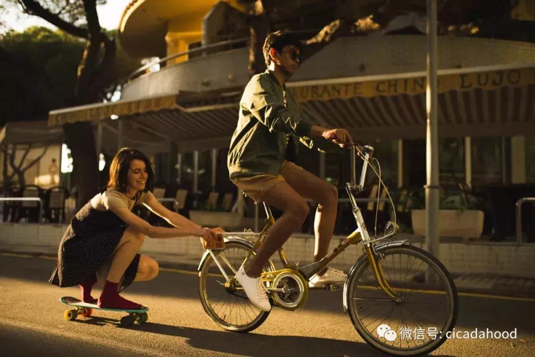 穿假货很尴尬,穿假货到底有多自信