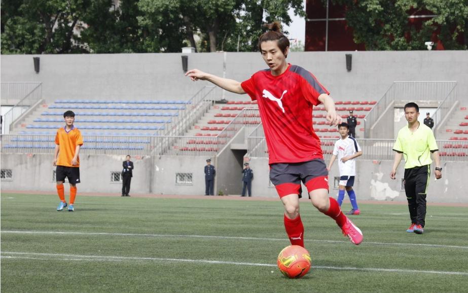 鹿晗如果出道不了怎么办,鹿晗踢球最新