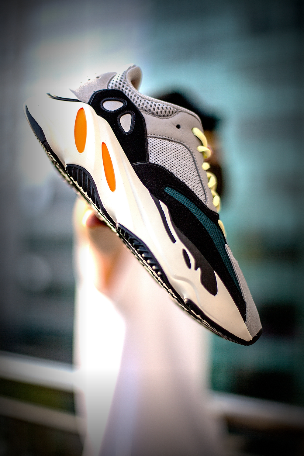 yeezyboost700真假脚感 (yeezy boost 700到底是什么鞋)