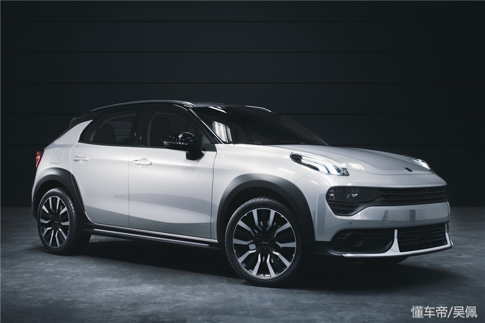 领克02高性能版和大众cc,领克02hatchback和大众cc