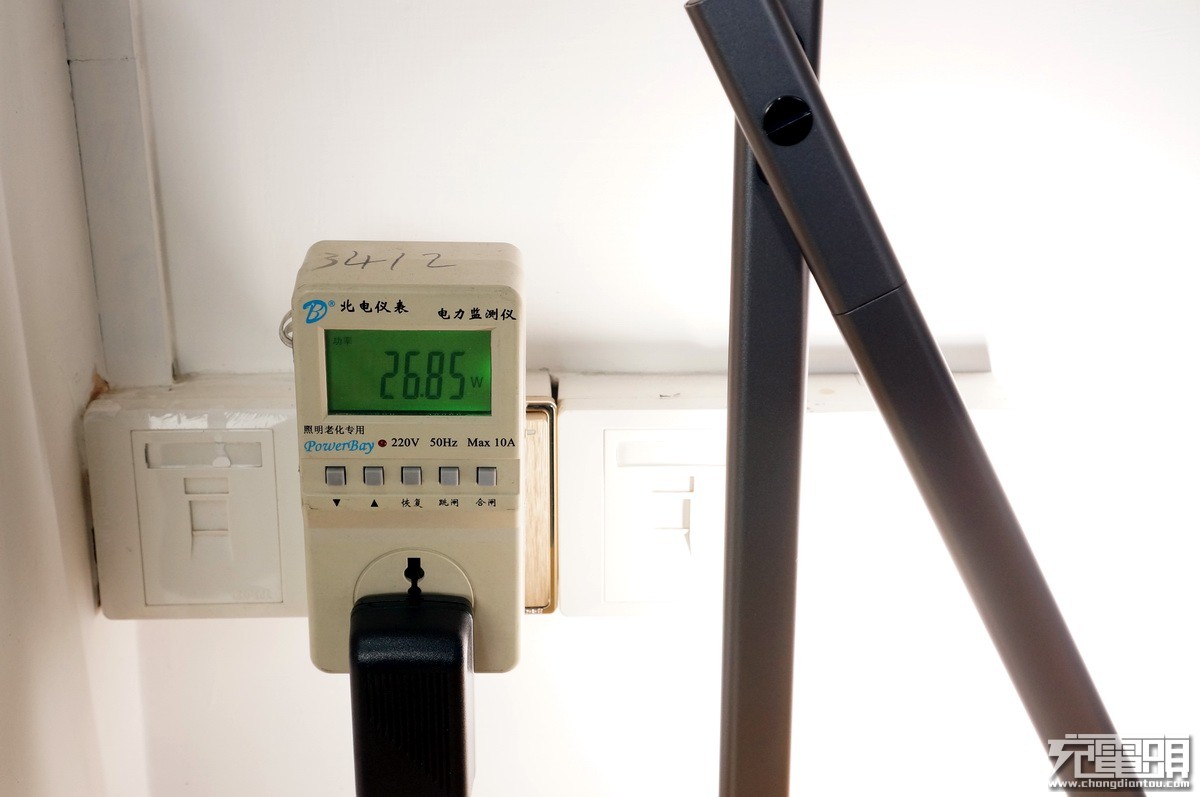 摩米士无线充电台灯,摩米士momax10000