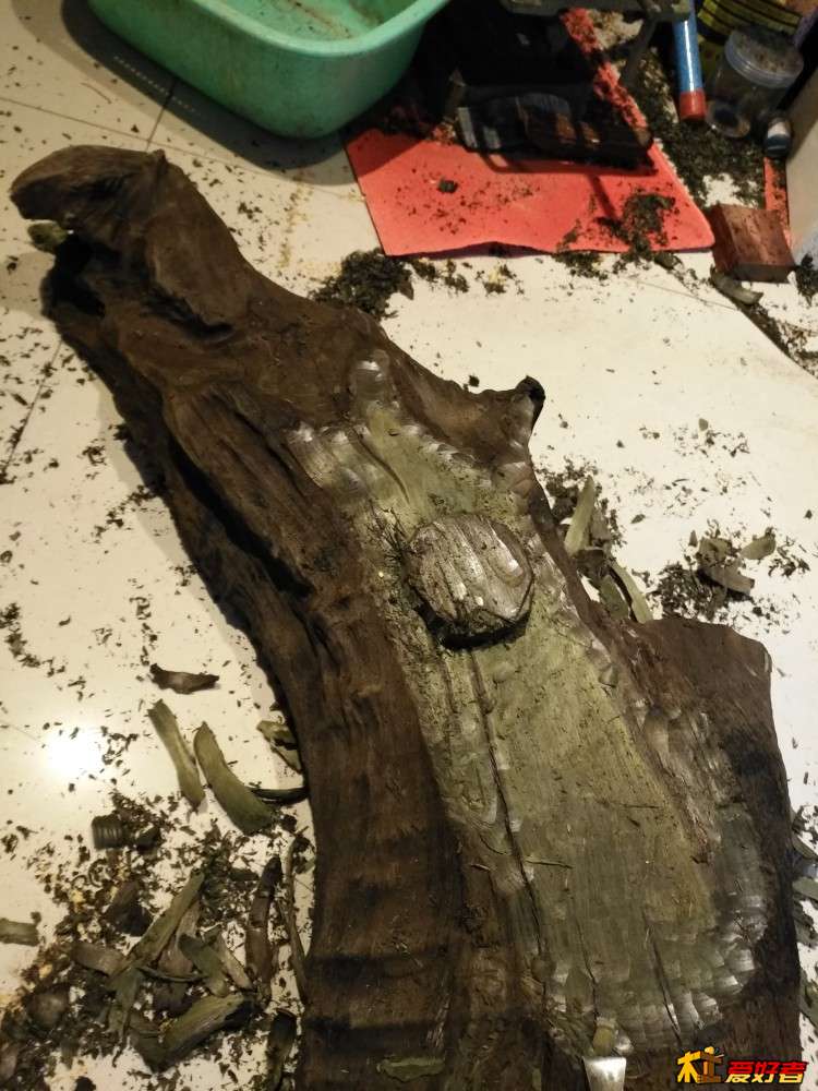 遵义金丝楠阴沉木茶台主人椅,金丝楠阴沉木自然造型茶台