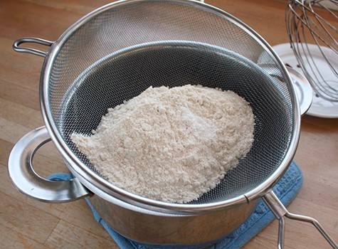 布朗尼正宗做法详细教程,酥皮软心黄油布朗尼做法