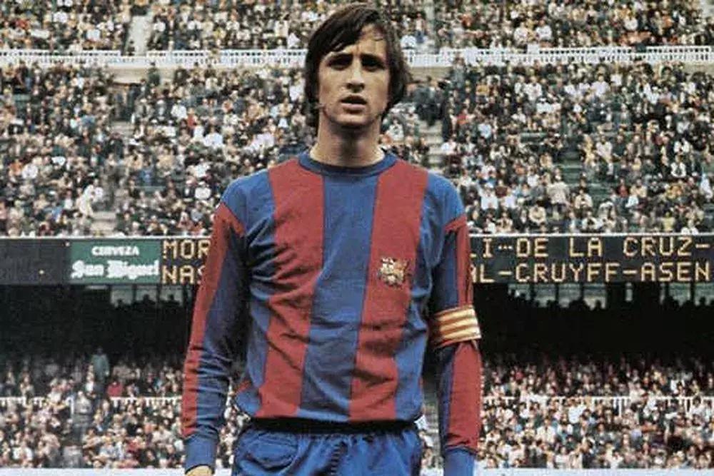 巴萨教父克鲁伊夫去世,巴萨致敬克鲁伊夫