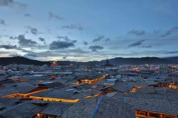 小镇如歌，且听风吟，大研、独克宗、理塘……