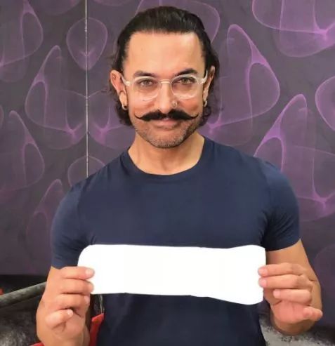 这个穿上女式*裤内**,血漏裤子,成全村变态的他,为爱造出了卫生巾