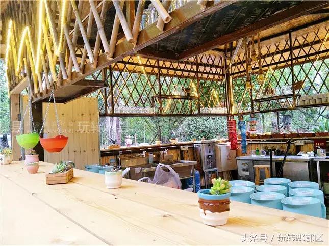 又一家高颜值花园音乐烤吧入驻郫都，趁五一快去痛快的搓一顿吧！