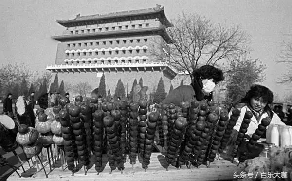 80年代的北京还不堵车车辆很少,80年代的北京牌汽车