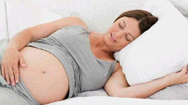 孕12周胎盘低置有宫腔积液怎么办,12周孕妇b超显示胎盘低置有危险吗