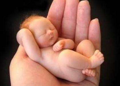 孕12周胎盘低置有宫腔积液怎么办,12周孕妇b超显示胎盘低置有危险吗