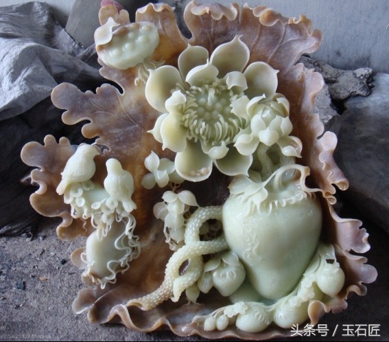 岫玉雕刻的鱼摆件放在哪里好,岫玉雕刻玉马摆件价格