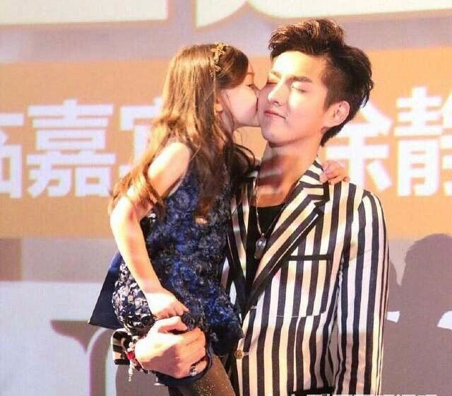 鹿晗谈恋爱涨了多少粉,鹿晗公布恋情时脱粉多少