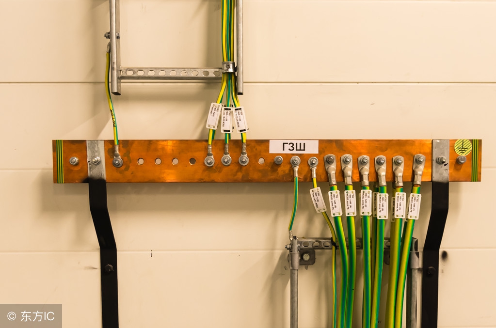 电气pe线要几次重复接地,pe线上每处接地电阻值不小于多少