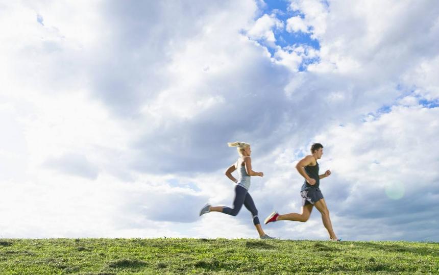 跑步最好穿什么样的跑鞋,跑步新手300以内跑鞋性价比之王