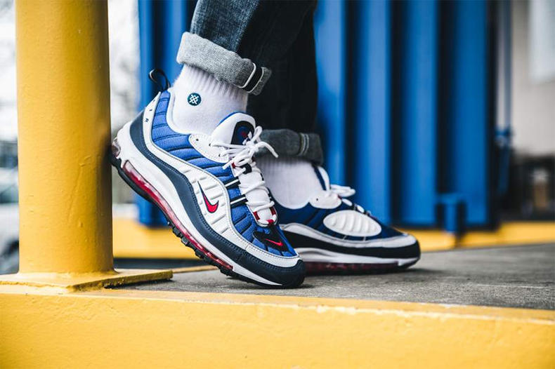 二次元角色穿搭动漫,二次元篮球鞋动漫