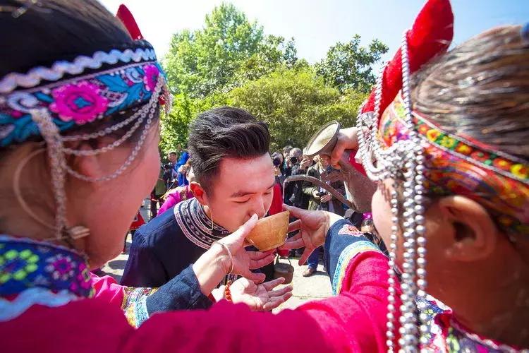鐣叉棌椋庢儏鎽勫奖,杩愭渤鐣旂殑缇庢櫙
