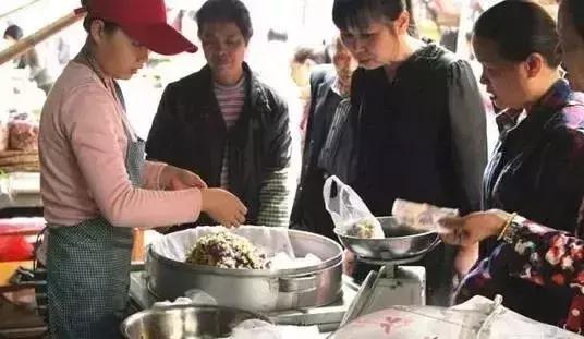 一碗螺蛳粉爱上一座城,一碗螺蛳粉只吃一半