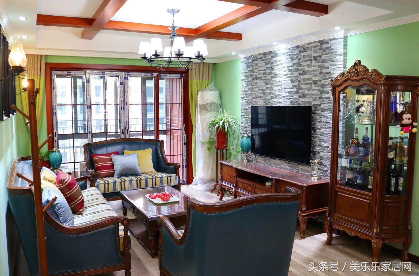 想买2-3万多新中式沙发简约实木,买轻奢沙发