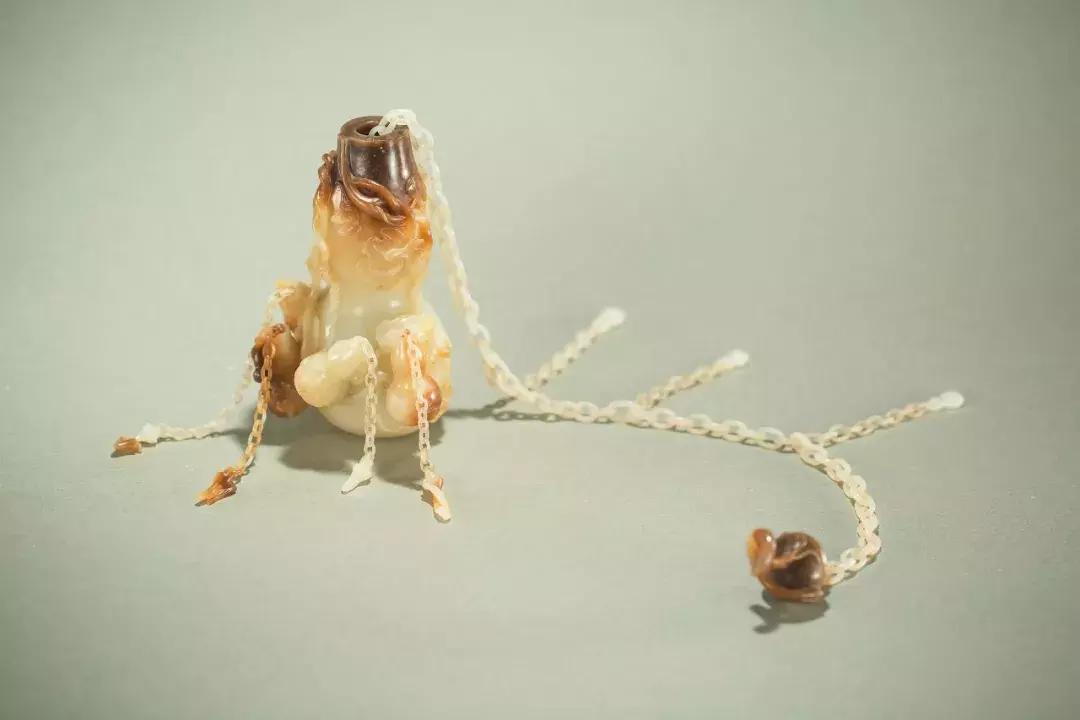 杨根连玉雕作品墨玉关公 (杨根连玉雕葫芦)