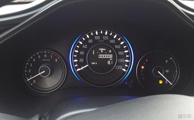 本田凌派底盘加强,凌派2022款180turbocvt豪华版油耗