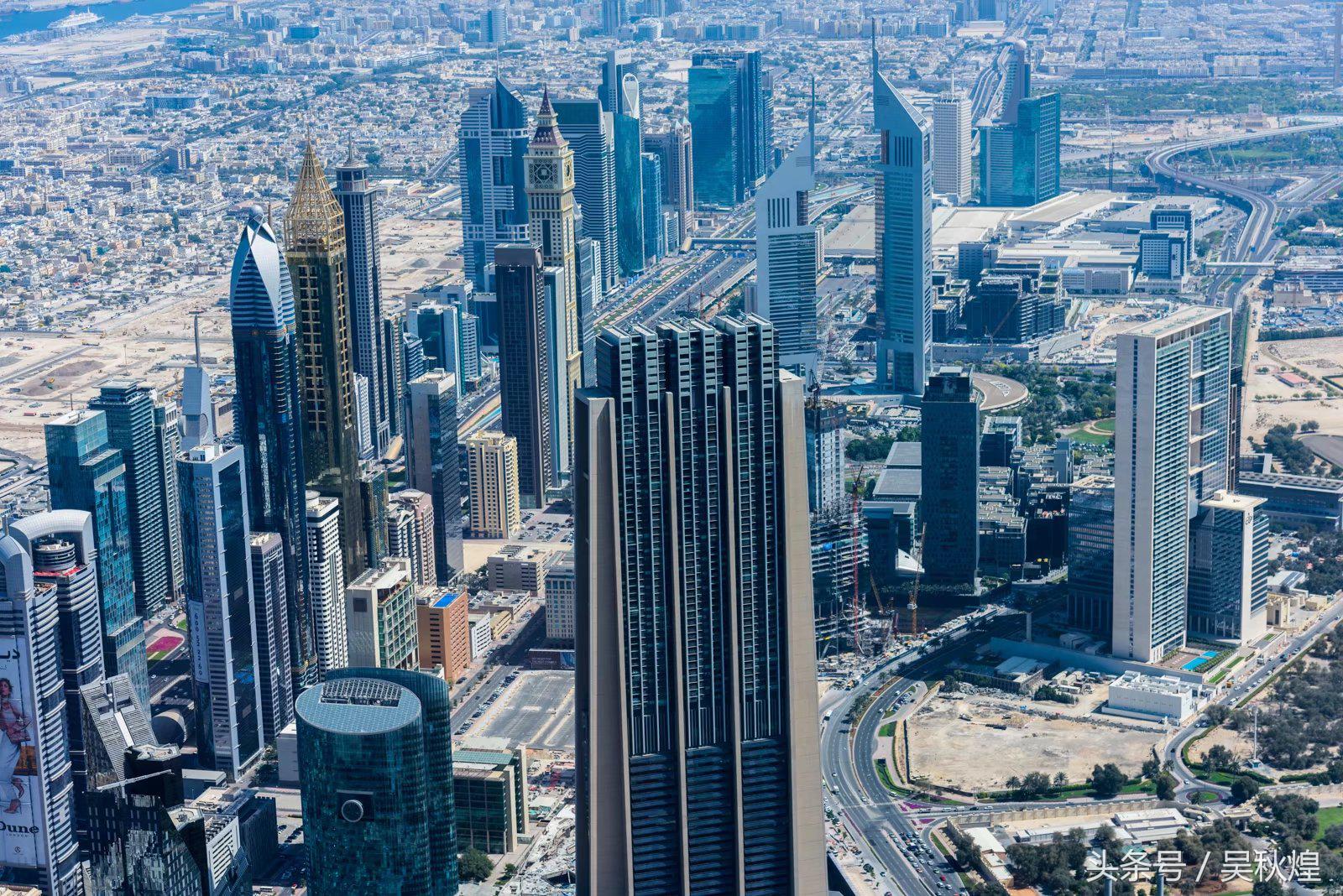 828米迪拜哈利法塔,迪拜哈利法塔828米夜景