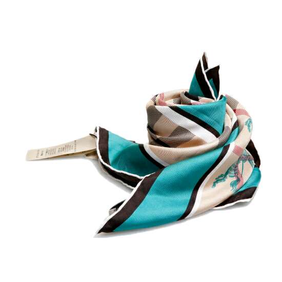 丝巾清洁与保养,丝巾的保养方法和注意事项