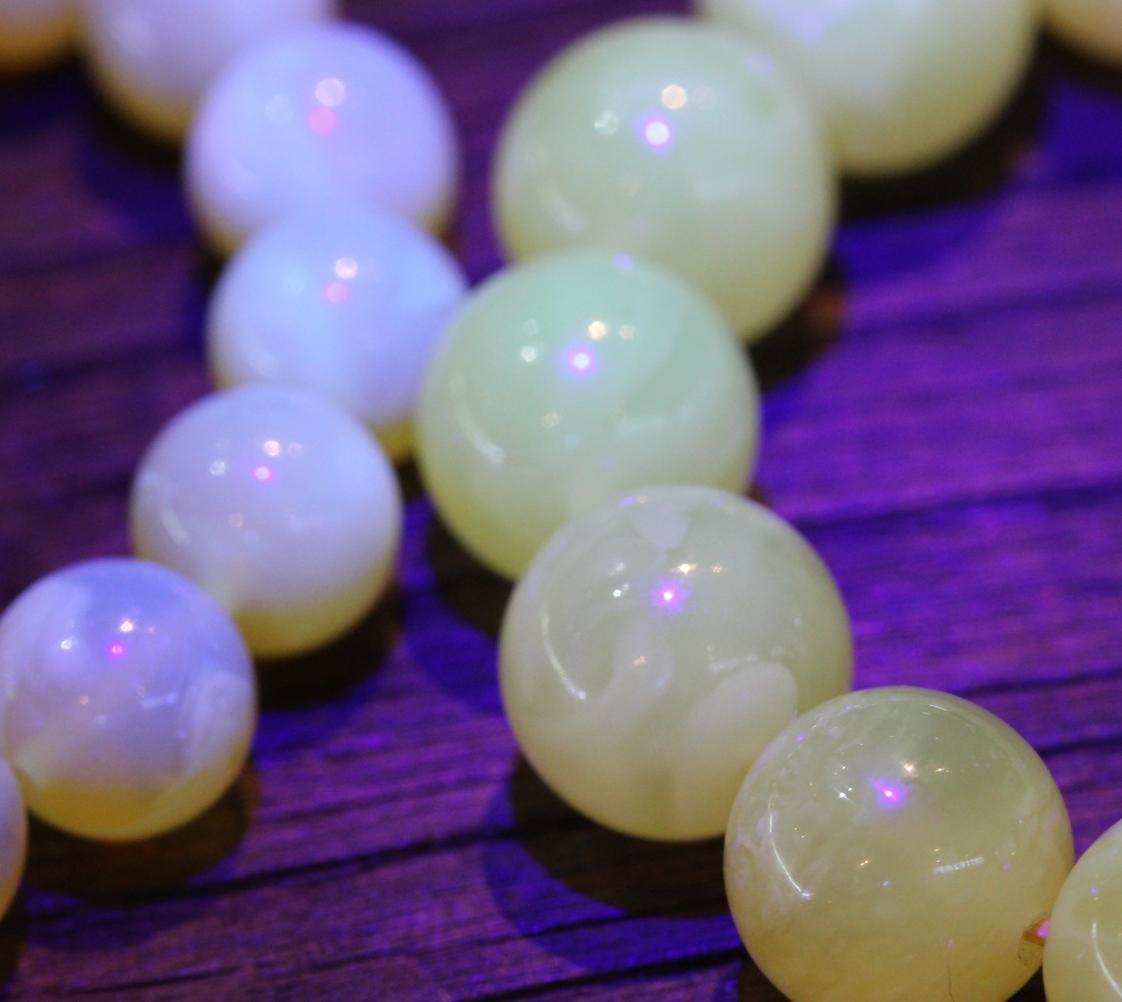 琥珀蜜蜡的真假鉴别的方法有哪些,鉴别琥珀蜜蜡靠谱的方法有哪些