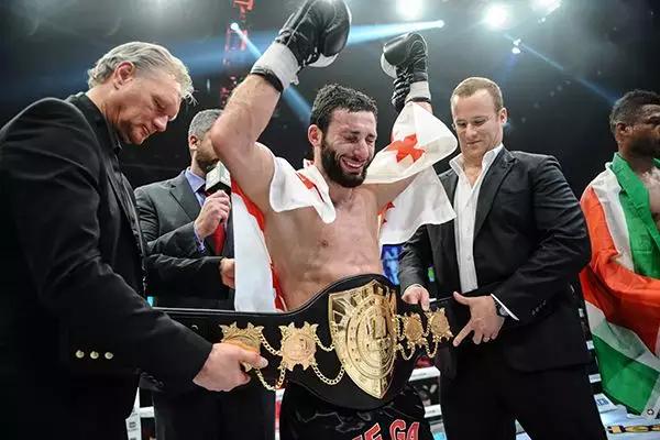 这人有毒!跟他打过的人下场怎么这么惨?