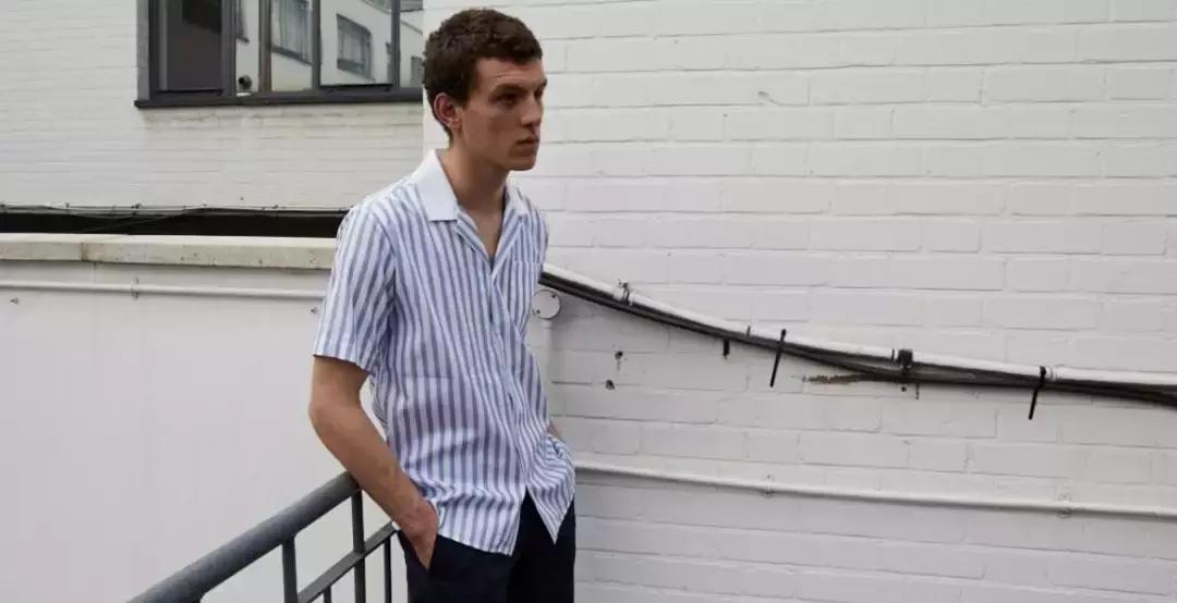 经典的条纹衬衫怎么穿,条纹衬衫适合什么人穿